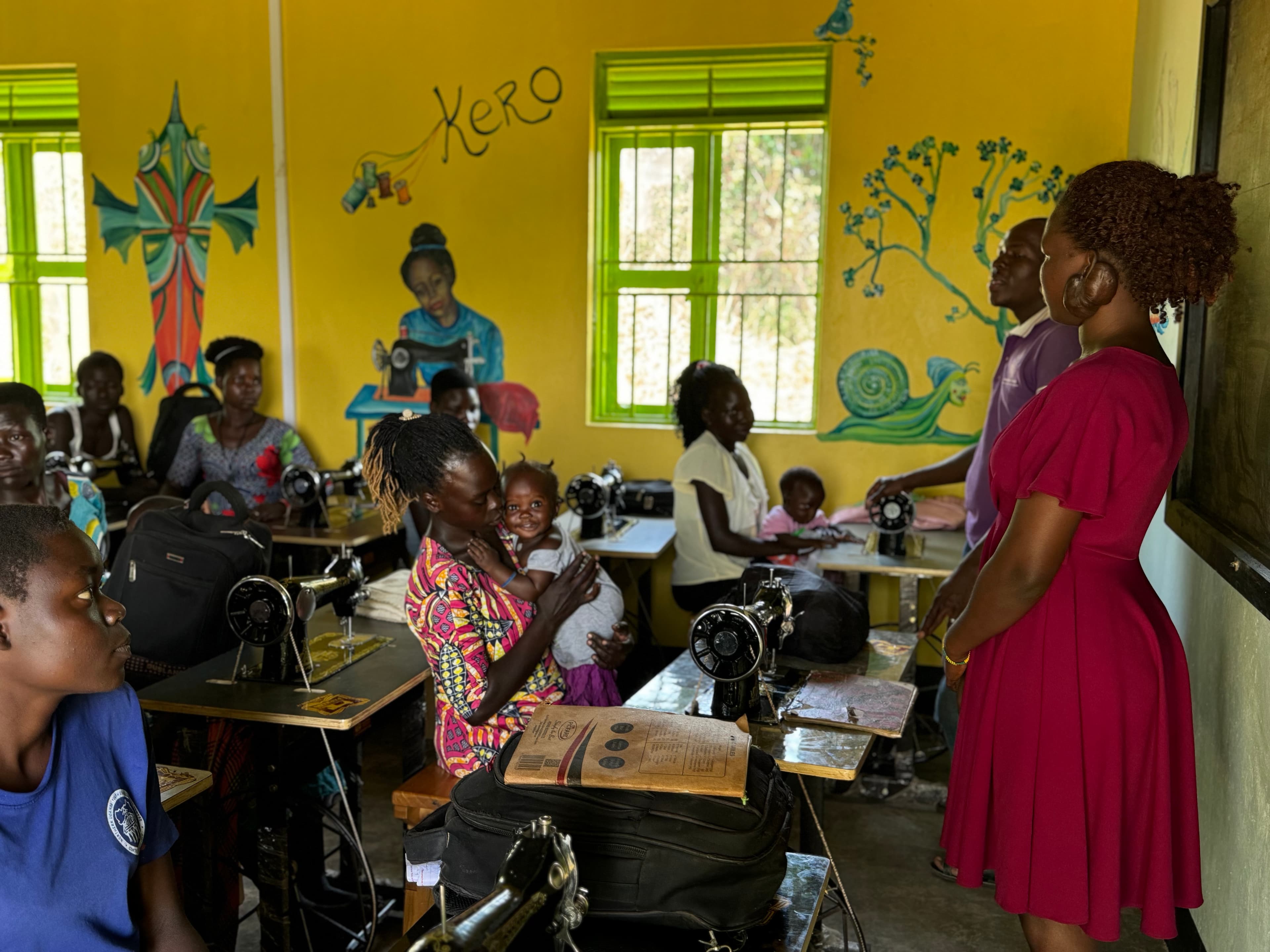 Wide sewing classroom training scene